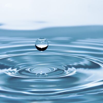 вода