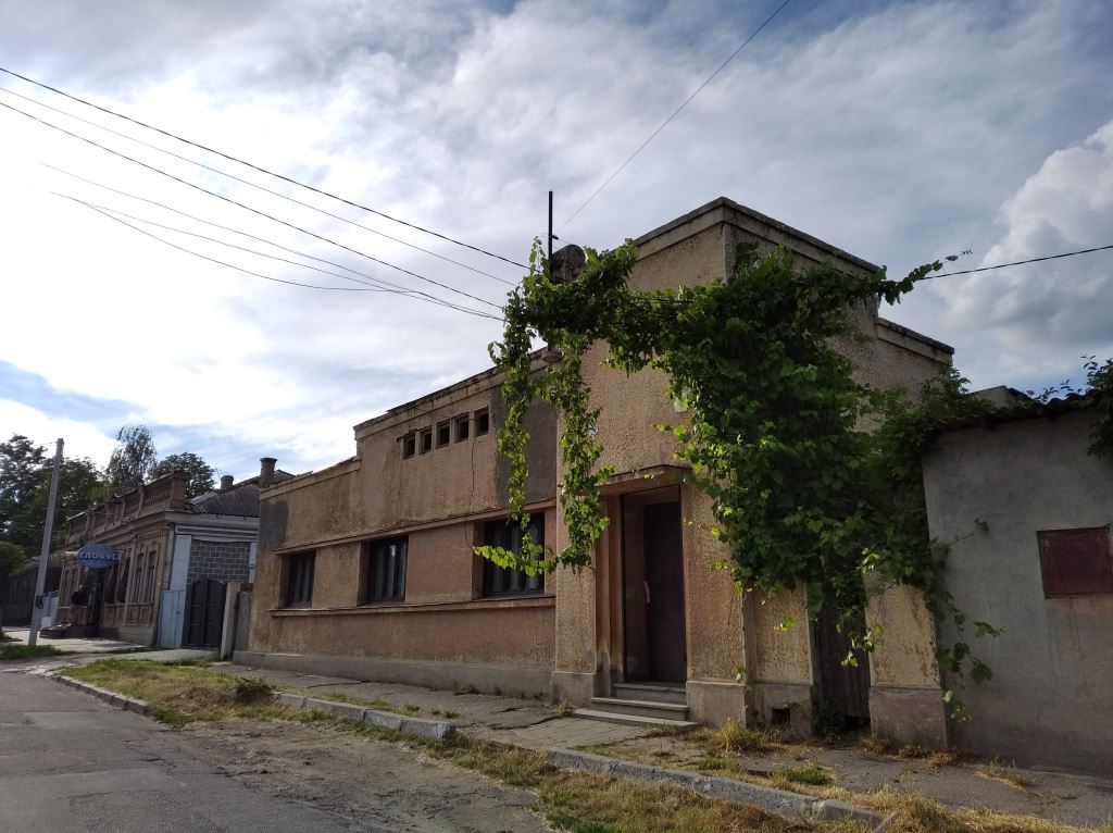 справа