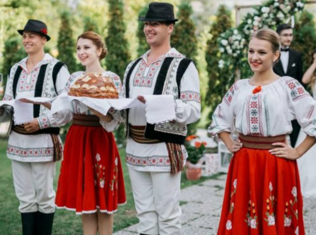 молдаване