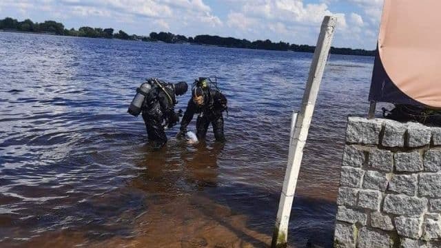 водолазы