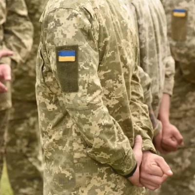 заключенные воюют