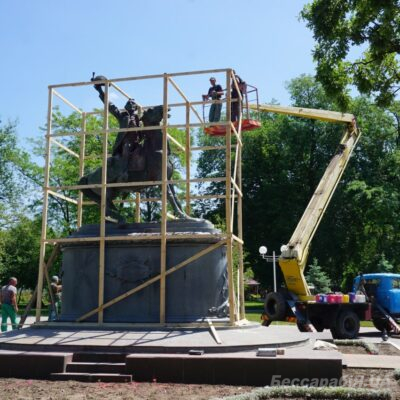 памятник Суворову