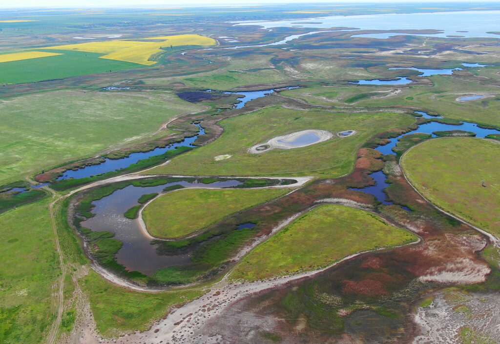 реки