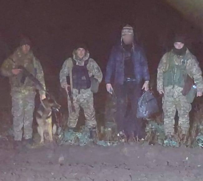 порушник кордону