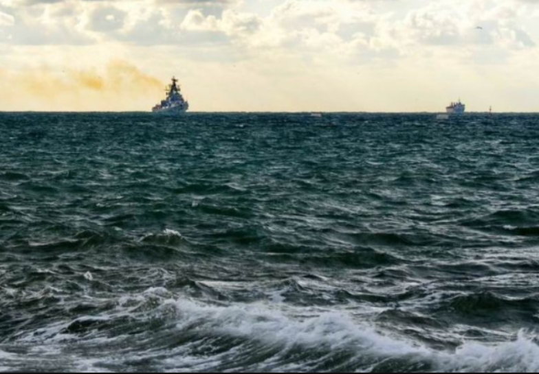 море шторм