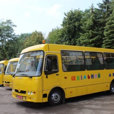 шкільні автобуси