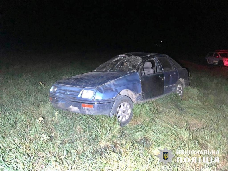 перекинувся автомобіль