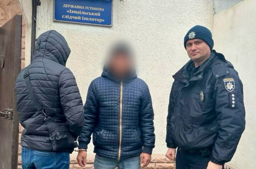 побив табуреткою