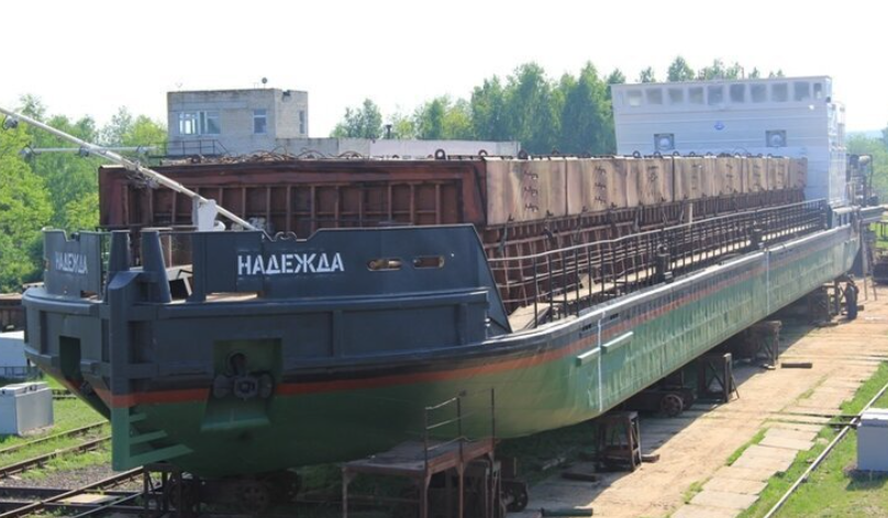 судно Надежда