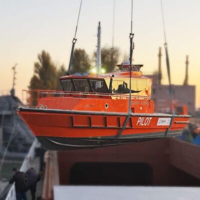 лоцманський катер