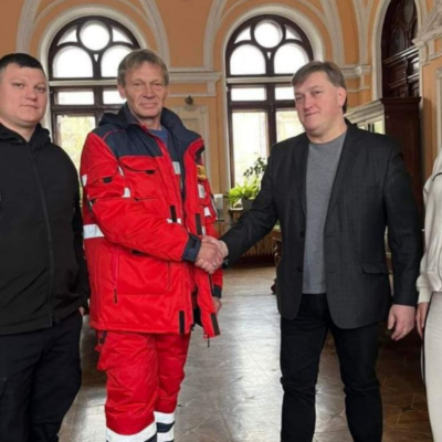 фельдшер Олег Єфремов