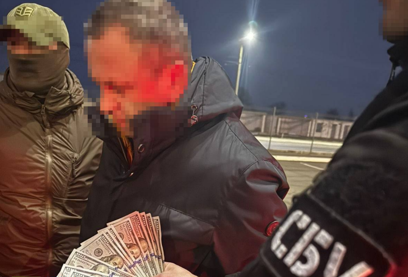 митник хабарі