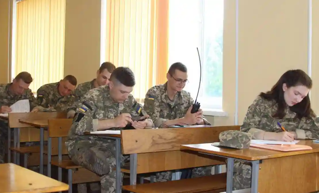 студенти військова підготовка