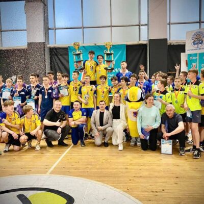 Пліч-о-пліч