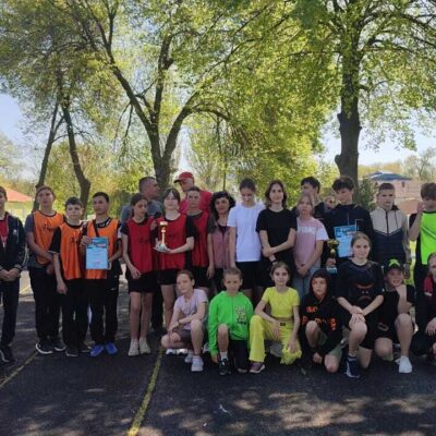 Пліч-о-пліч