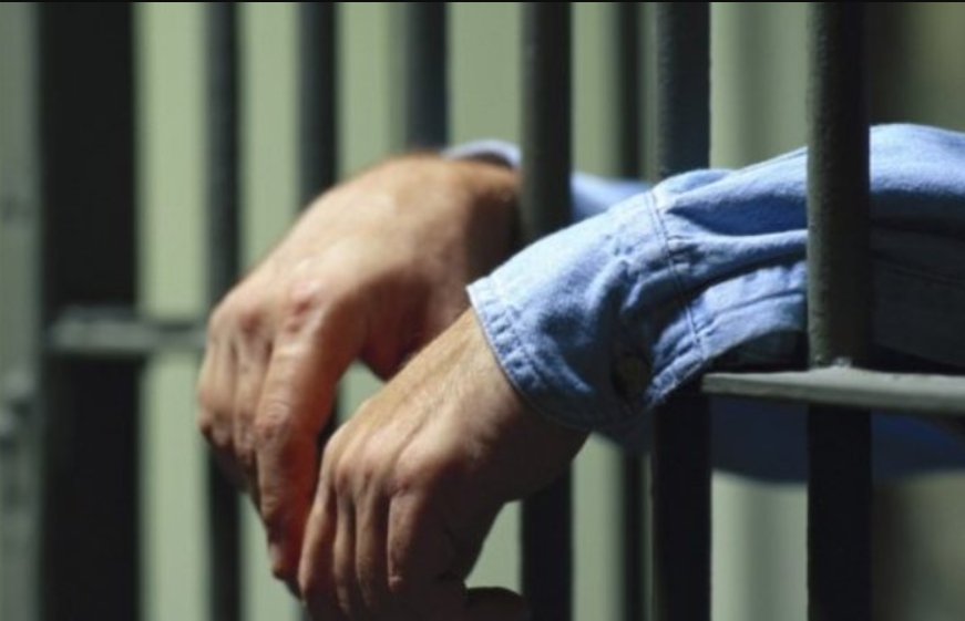 насильство над матір'ю