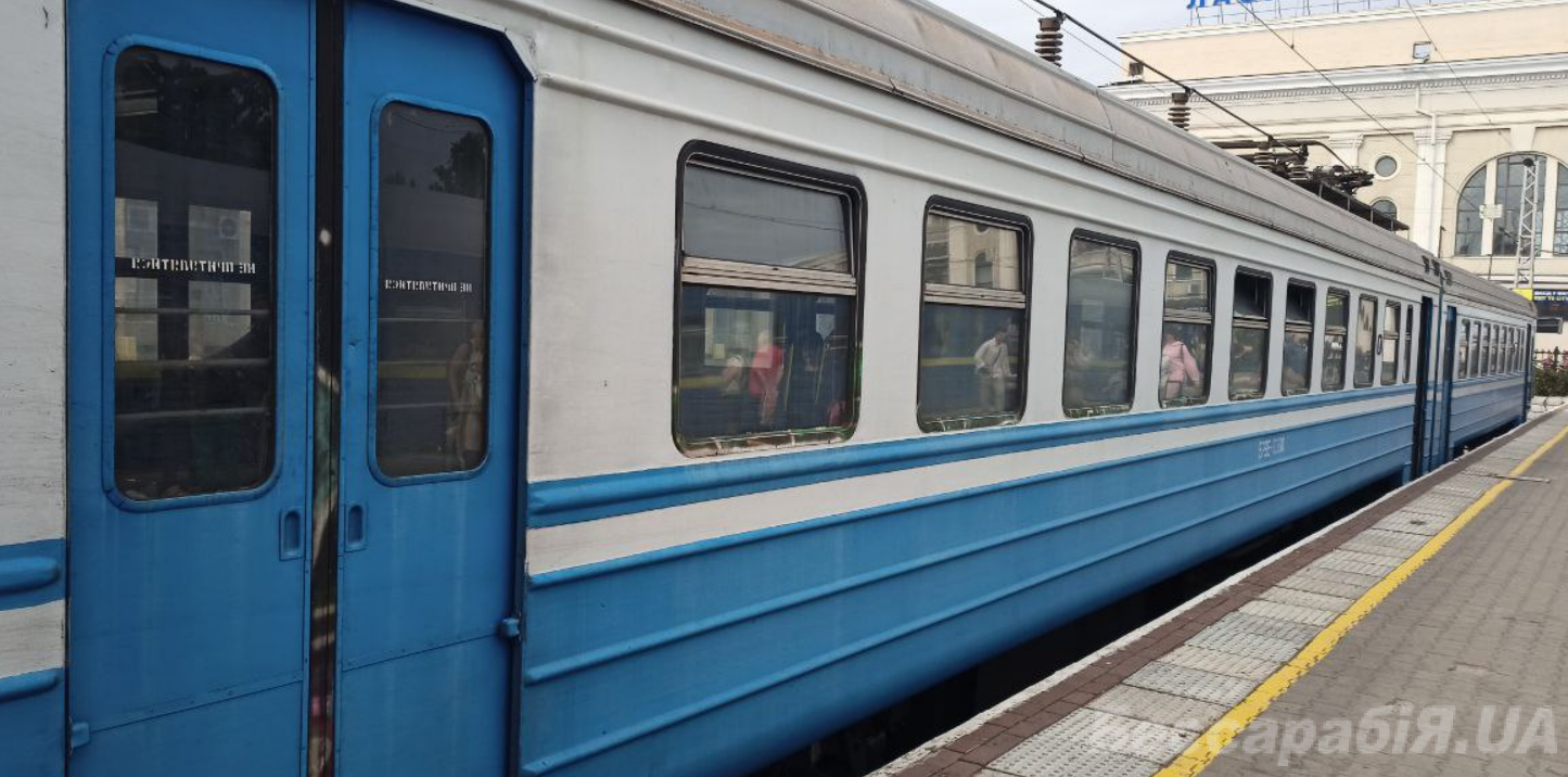Через ворожий обстріл на Одещині затримуються поїзди з різних напрямків