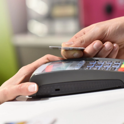 Саратська громада викрав банківську картку