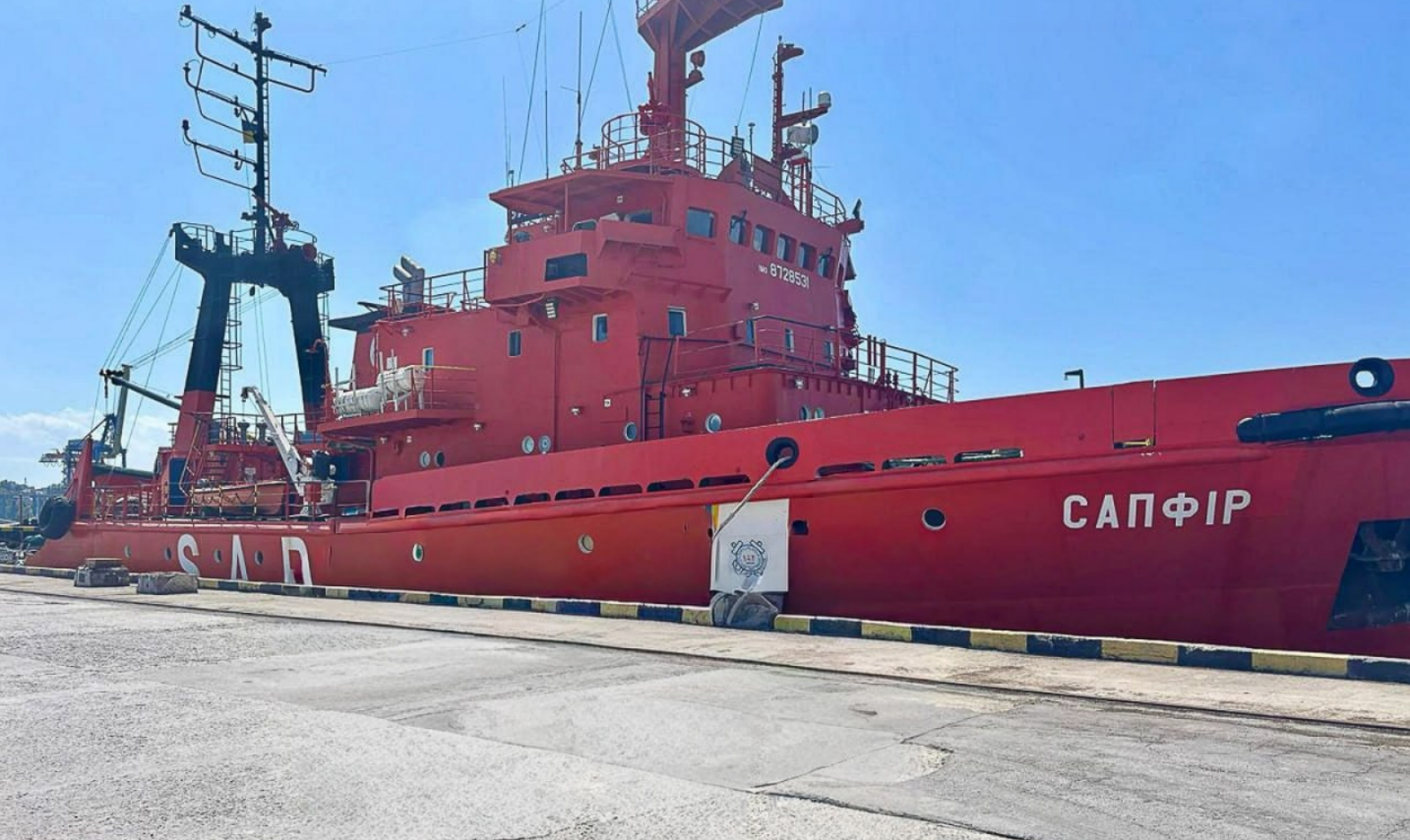 Одеські слідчі завершили розслідування щодо трьох військовослужбовців рф, які незаконно позбавили волі екіпаж українського судна «Сапфір» біля острову Зміїний