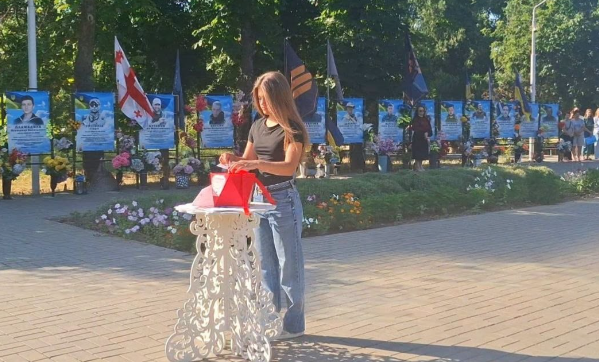 Автопробіг та ініціатива «Наповнимо Скриньку надії»: у Ренійській громаді вшанували пам’ять загиблих військових та цивільних полонених