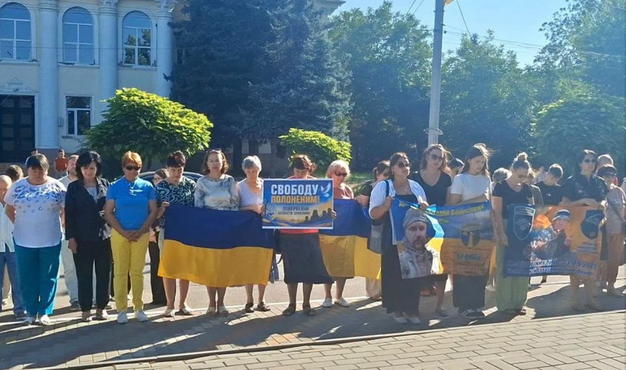 Автопробіг та ініціатива «Наповнимо Скриньку надії»: у Ренійській громаді вшанували пам’ять загиблих військових та цивільних полонених