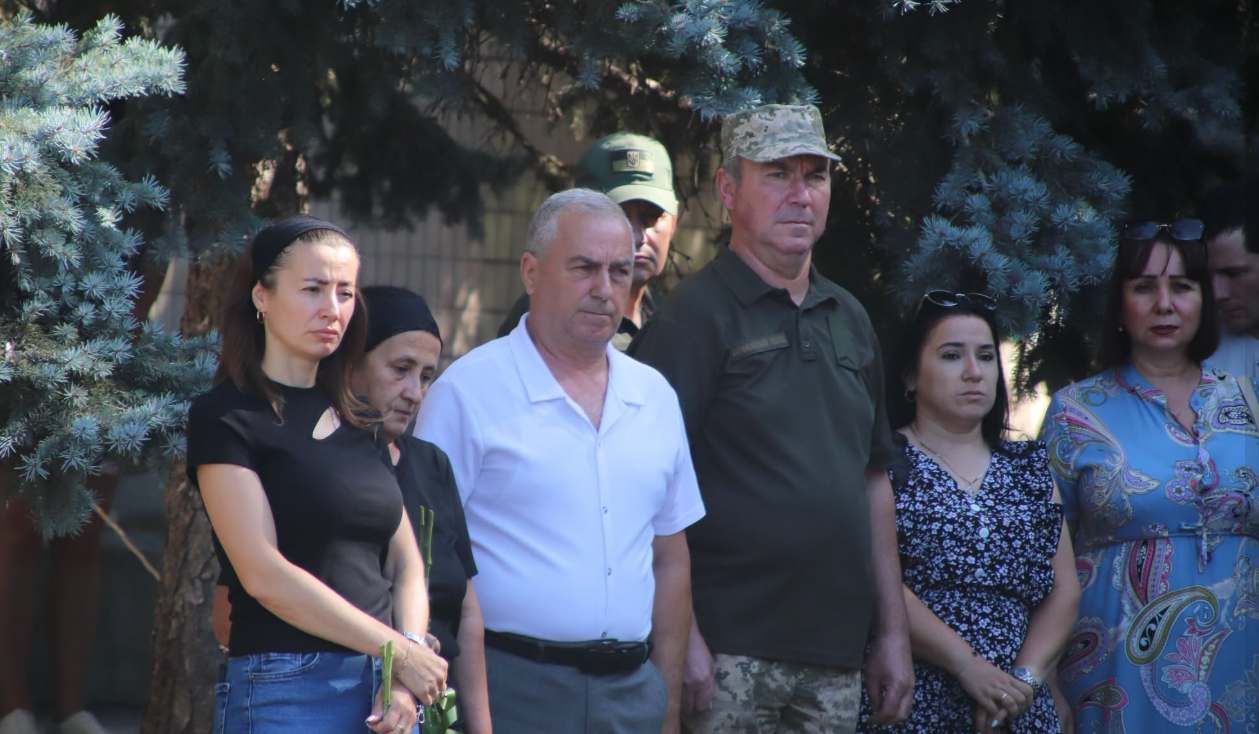 У Болграді прозвучав «Дзвін пам’яті» за загиблими захисниками та захисницями України