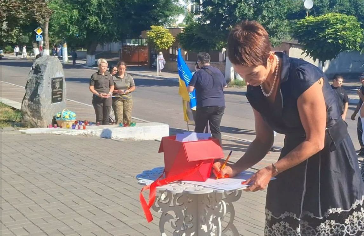 Автопробіг та ініціатива «Наповнимо Скриньку надії»: у Ренійській громаді вшанували пам’ять загиблих військових та цивільних полонених