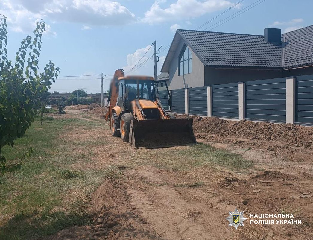 В Ізмаїлі чоловік влаштував на вулиці стрілянину та пошкодив екскаватор