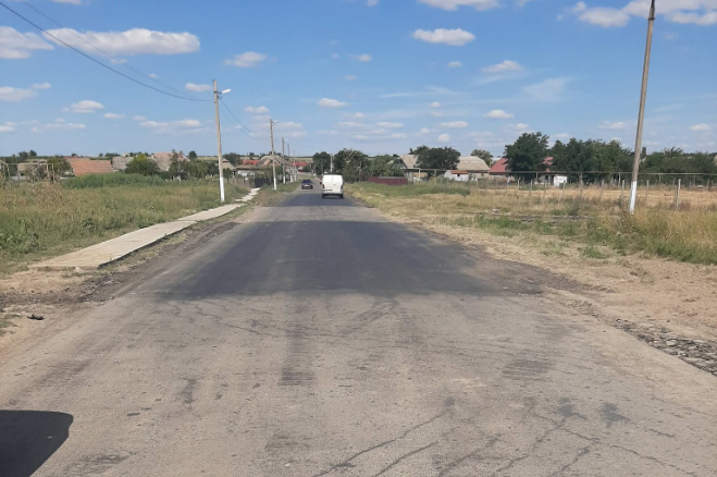 У селі Криничне завершено капітальний ремонт центральної дороги