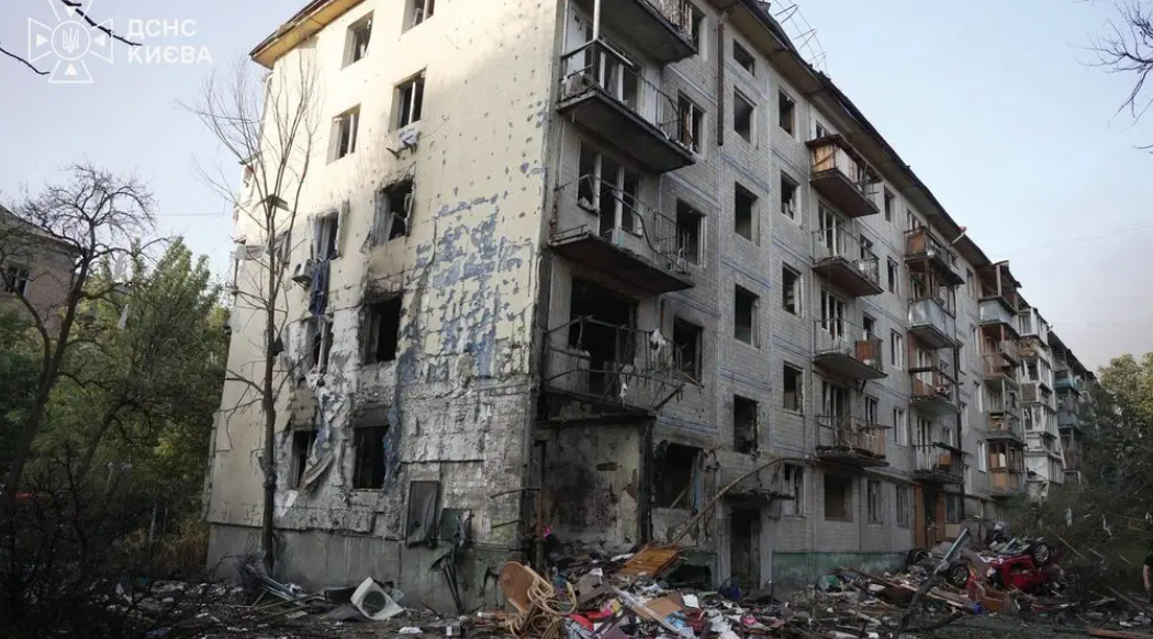 Росія вдарила балістикою по Києву: 9 загиблих, 28 постраждалих