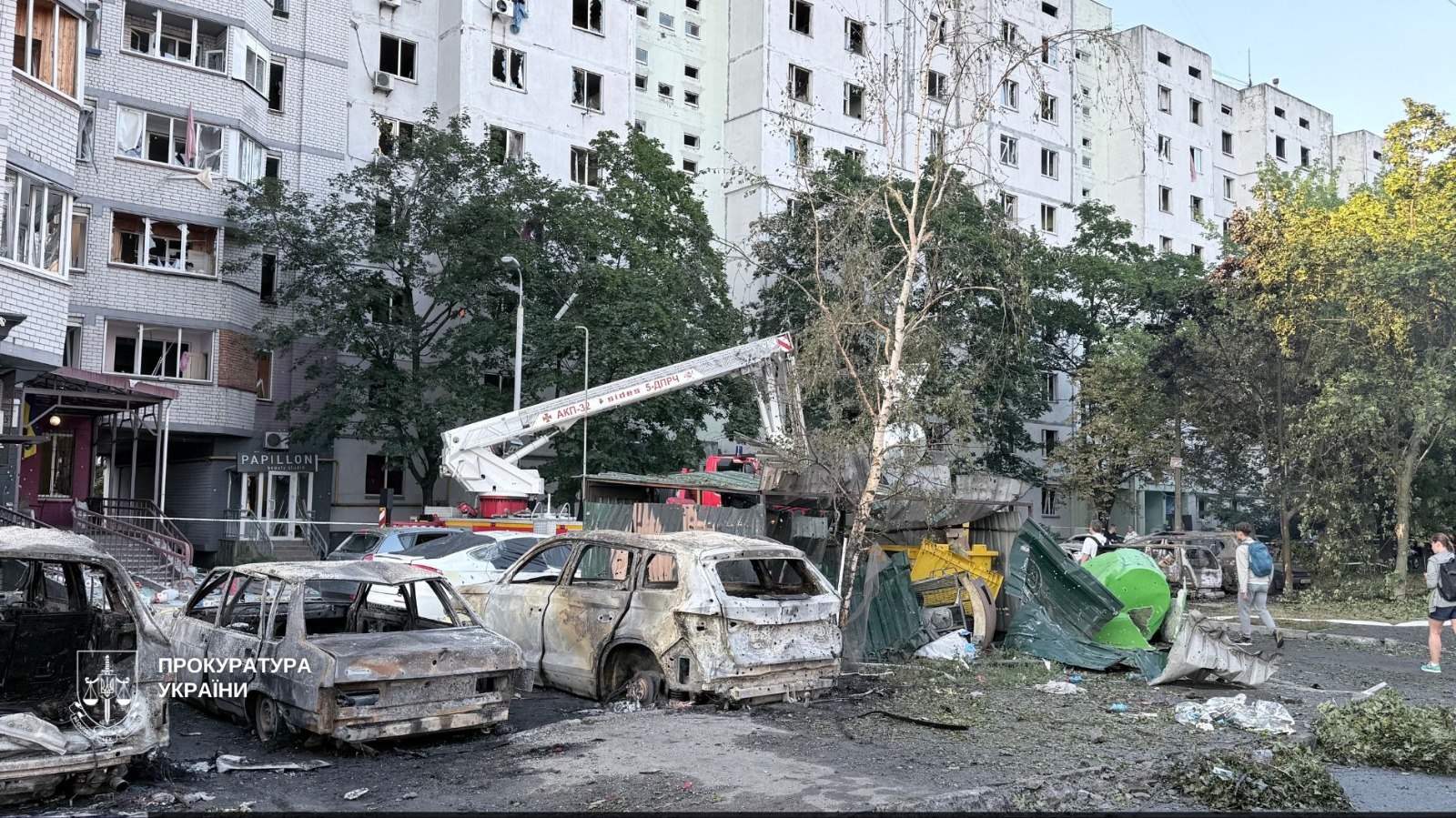 Росія вдарила балістикою по Києву: 9 загиблих, 28 постраждалих