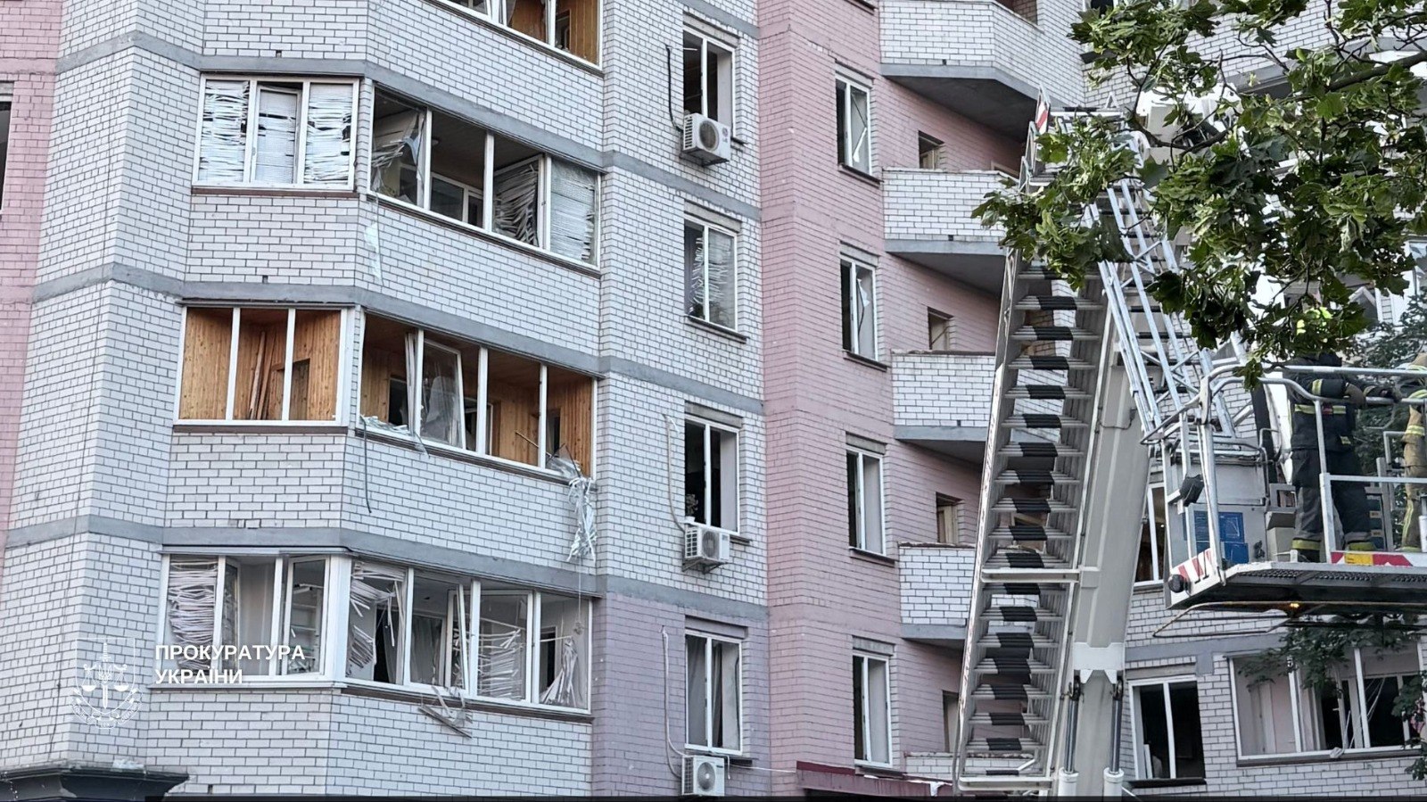 Росія вдарила балістикою по Києву: 9 загиблих, 28 постраждалих
