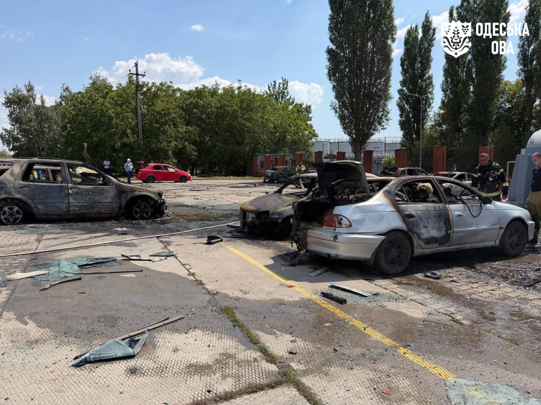 Вдень ворог атакував Одещину: на підприємстві загинула одна людина, вісім постраждали