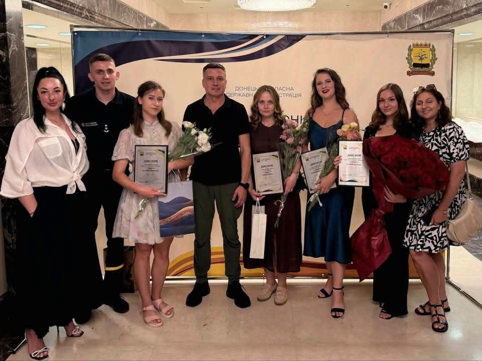 Талановита скрипалька з Бахмута, яка живе в Болграді, стала лауреаткою конкурсу “Молода людина року — 2026”