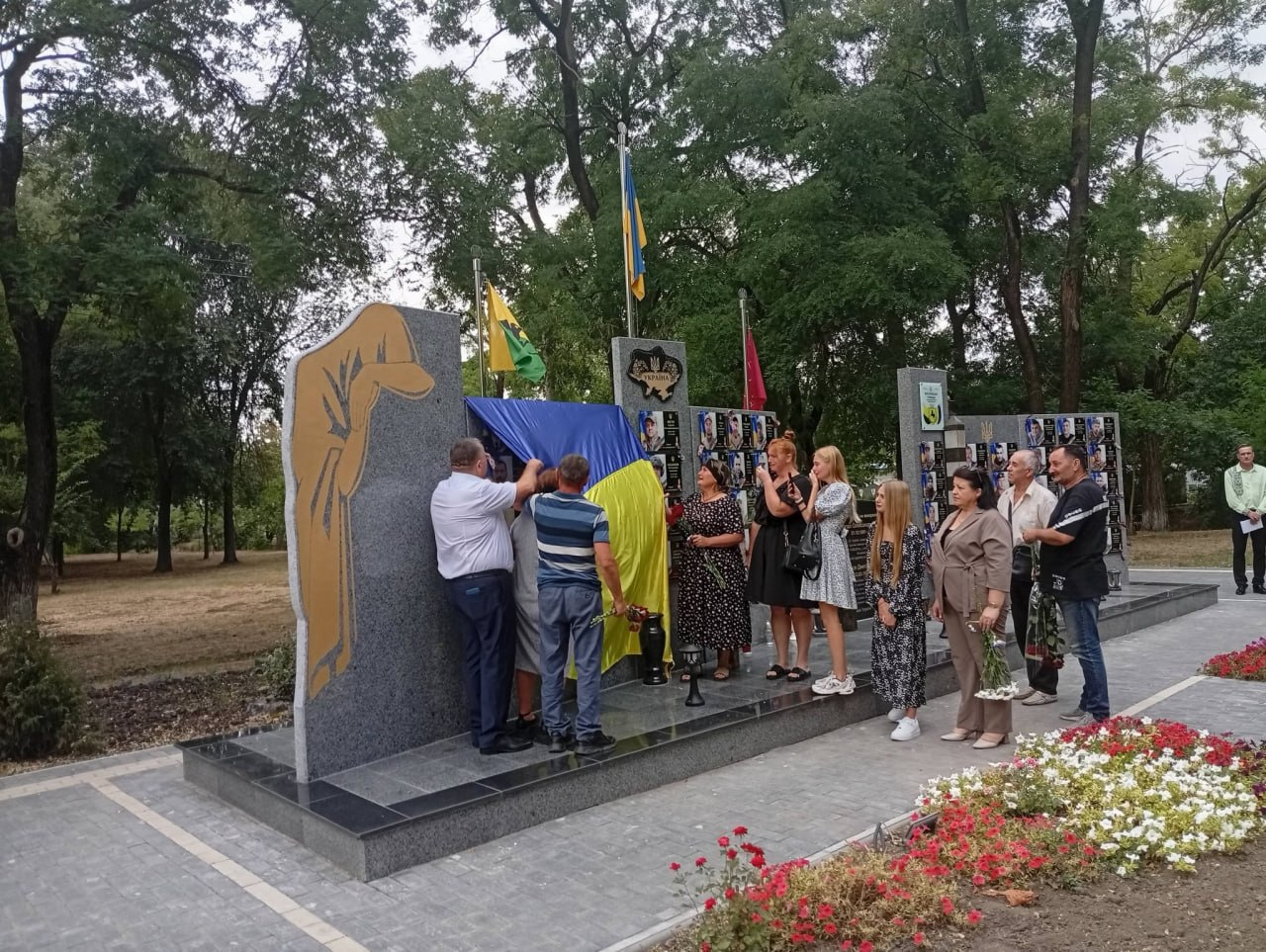 У Бессарабській громаді відкрили меморіальні дошки на честь семи загиблих воїнів
