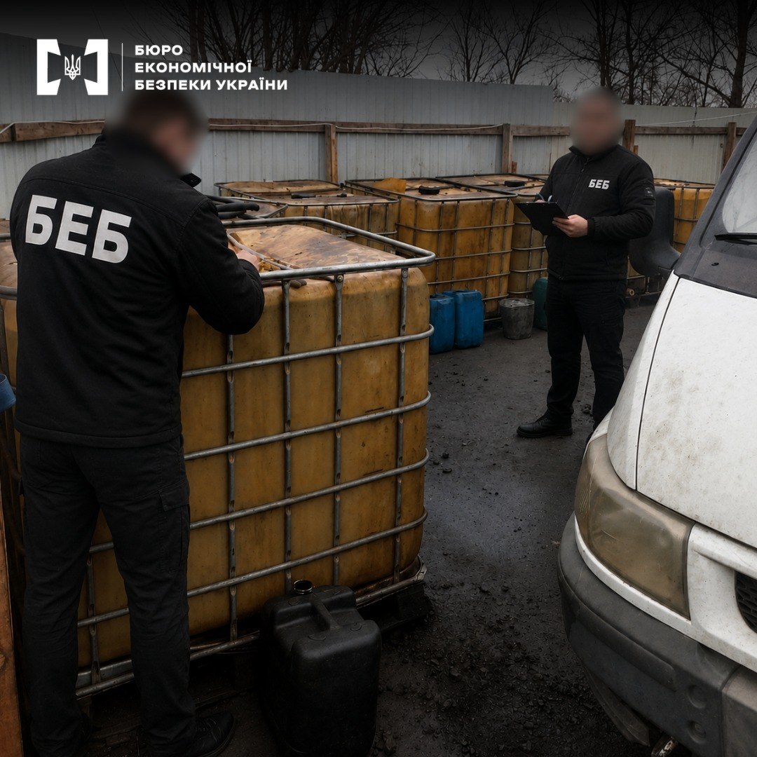 У Білгород-Дністровському районі чоловік облаштував нелегальні заправки: продукція та обладнання конфісковано