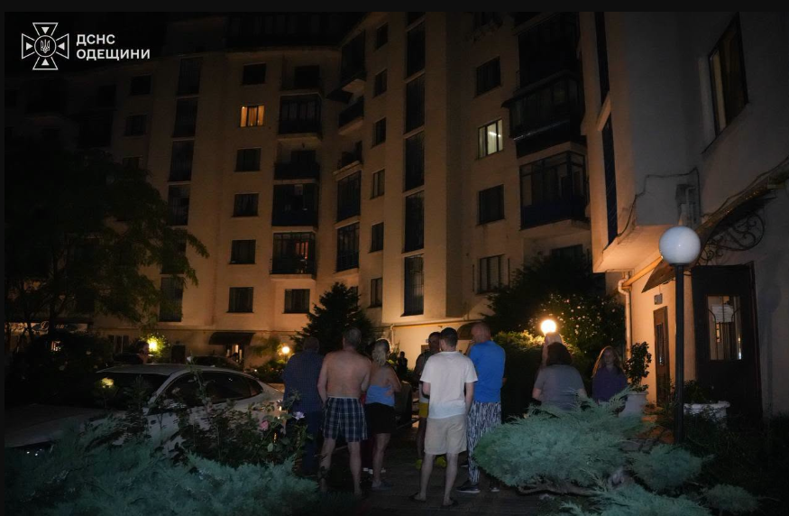 Ворог продовжує атакувати мирну Одещину: постраждав житловий сектор