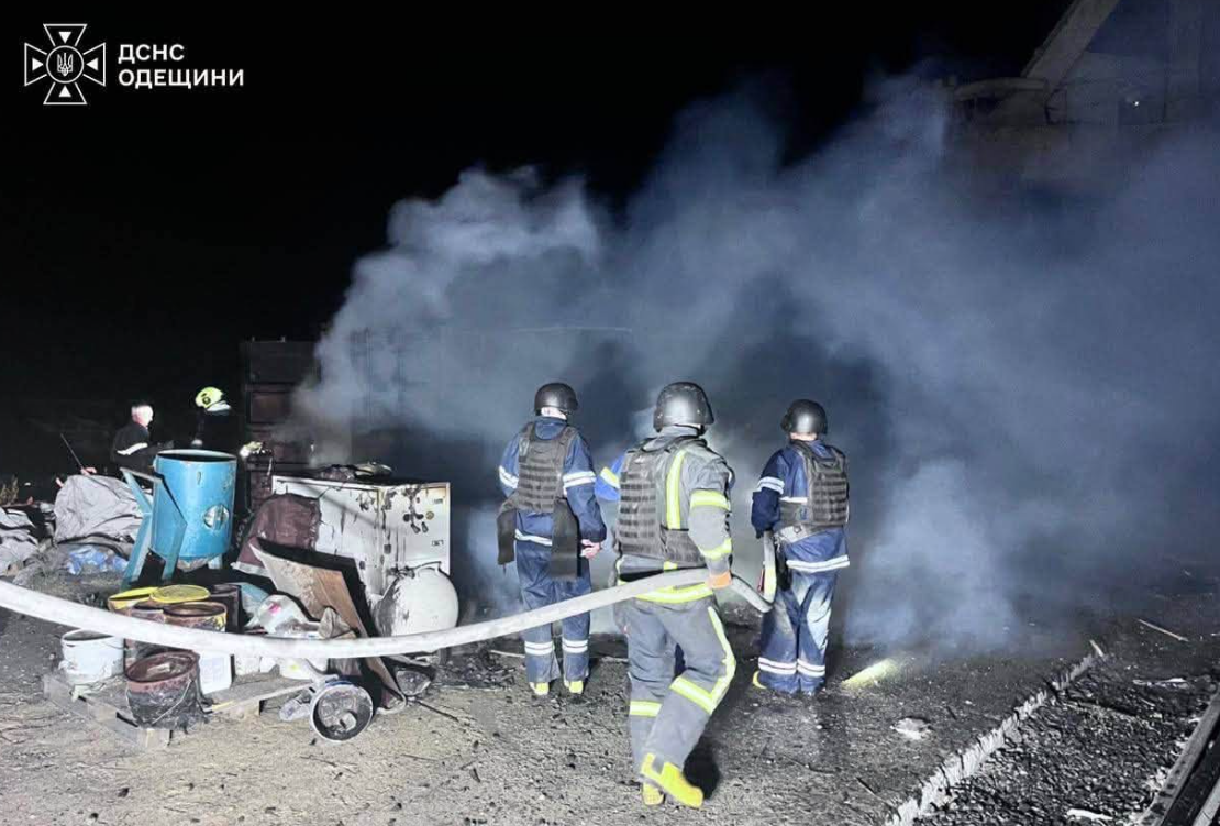 Масована комбінована атака ворога по Одещині: пошкоджені об’єкти цивільної інфраструктури