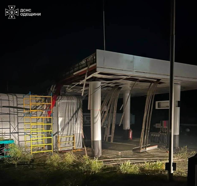 Масована комбінована атака ворога по Одещині: пошкоджені об’єкти цивільної інфраструктури