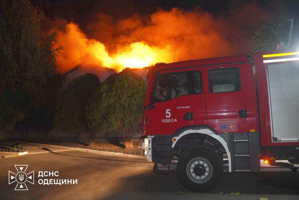 Масована атака цивільної інфраструктури Одеси: повторного удару зазнала адмінбудівля
