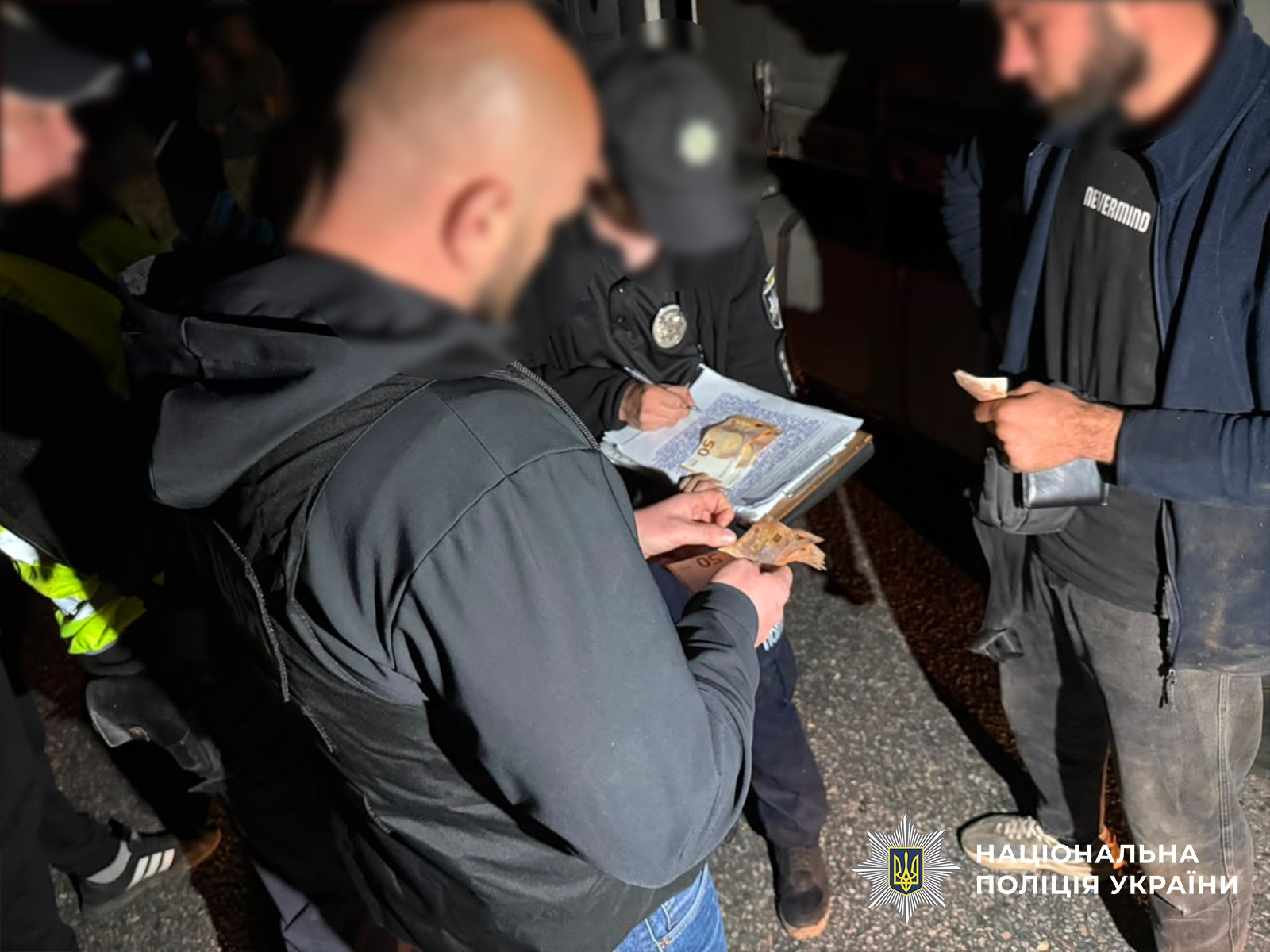 Водій вантажівки намагався переправити через пункт пропуску “Паланка — Маяки — Удобне” військовослужбовця, який перебував у розшуку