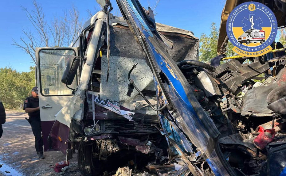 На Одещині зіштовхнулися два рейсові автобуси: є загиблі, травми отримали десятки людей