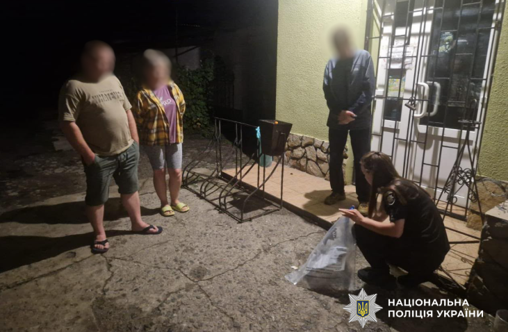 Кілія понрози сокирою у магазині