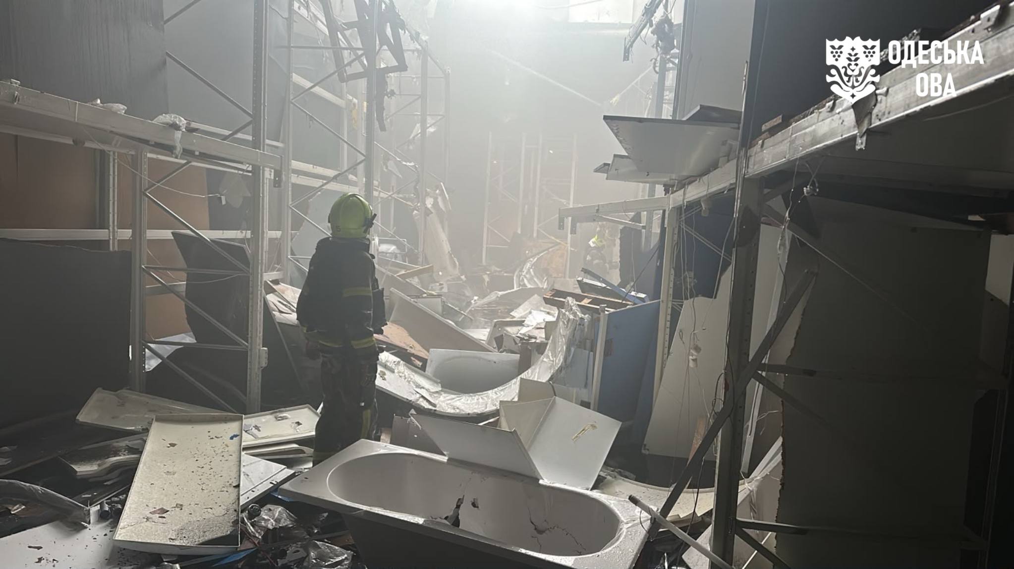 На Одещині під ударами ворога склади з медикаментами, продовольчими та побутовими товарами