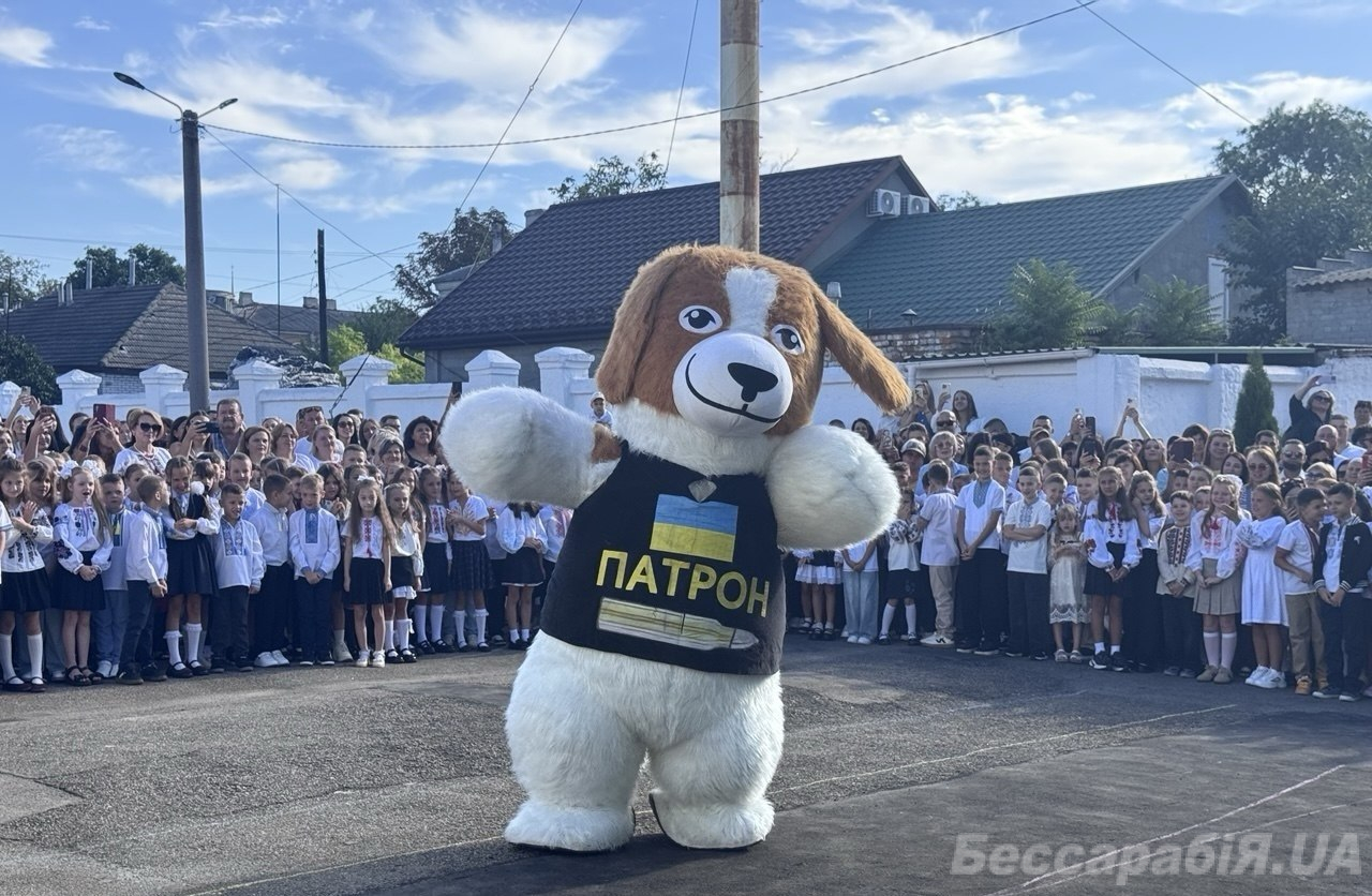 В Ізмаїлі пролунав перший дзвоник: за парти сіли 7656 учнів
