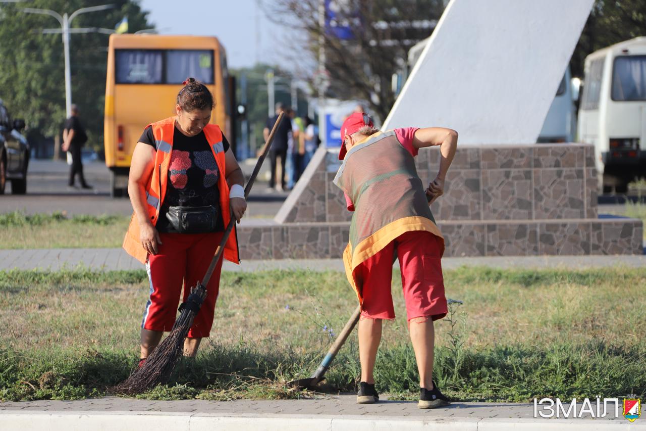 Ворог атакував дронами місто Ізмаїл: пошкоджено цивільну інфраструктуру