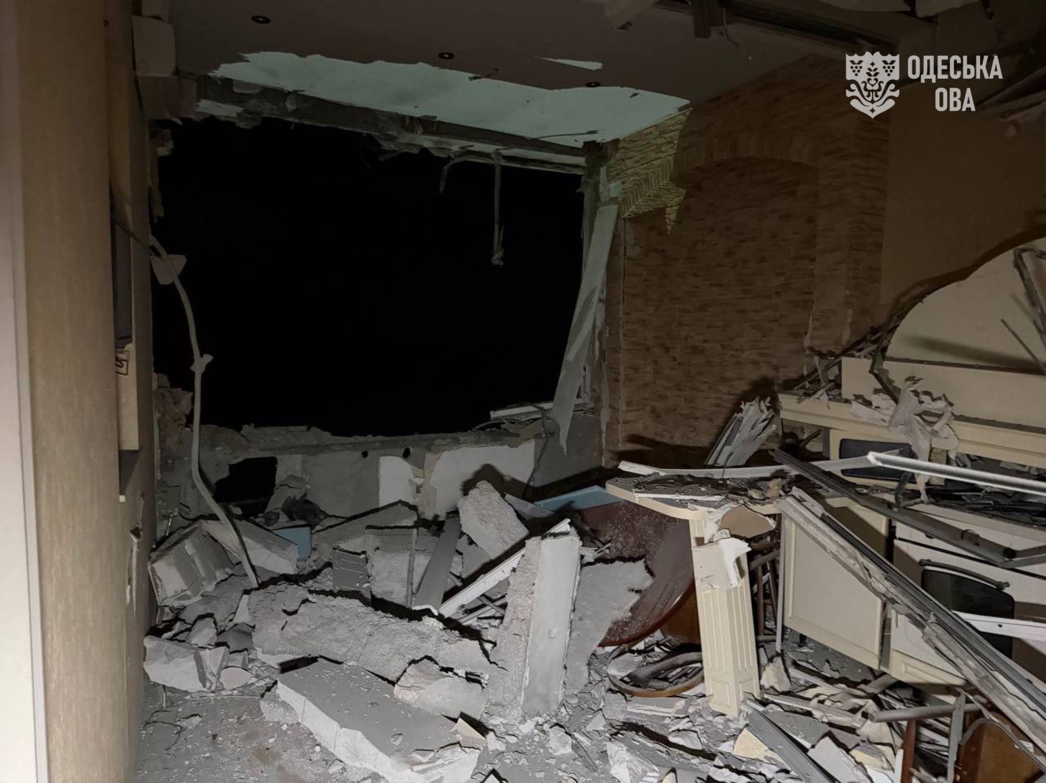 Одеса під ударом ворога: пошкоджено багатоповерхівку, є постраждалі