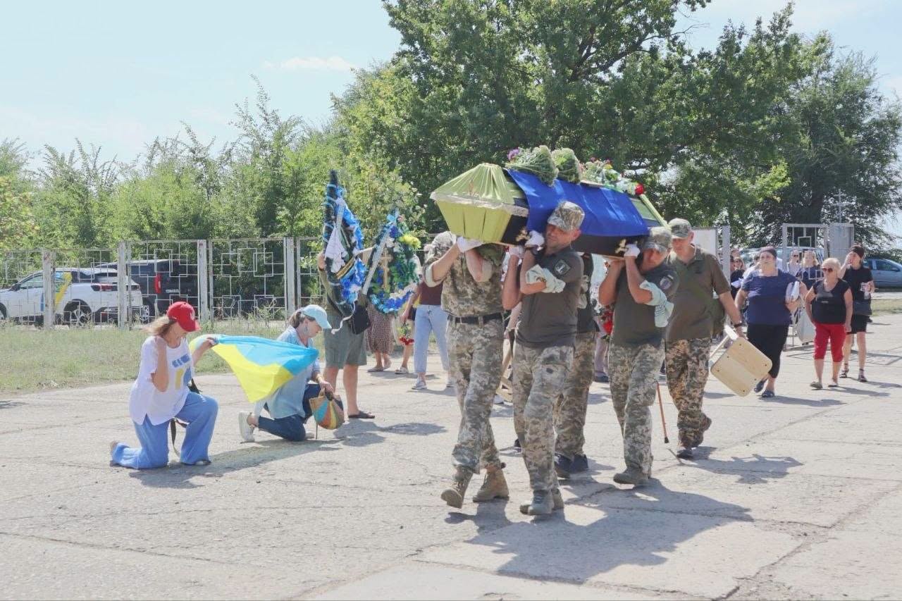 Ренійська громада назавжди попрощалася з полеглим на війні земляком Ільченком Валерієм