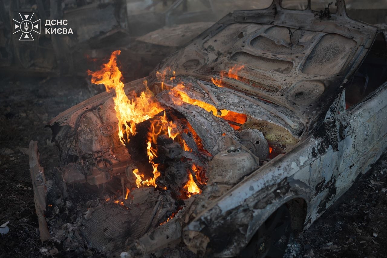 Наслідки нічної атаки на Київ: двоє загиблих, 10 постраждалих