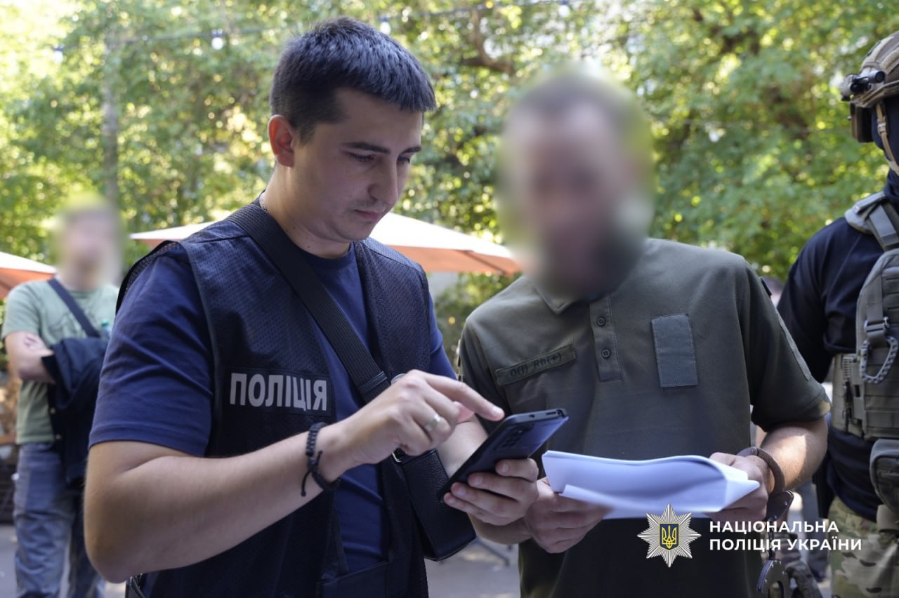 Видалення даних з «Оберегу»: на Одещині затримали двох представників районного ТЦК за корупцію